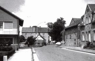 Blick aus der Ledder Straße zur "Blauen Ecke" und Münsterstr.