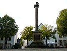 Kriegerdenkmal auf dem Kirchplatz - 2009